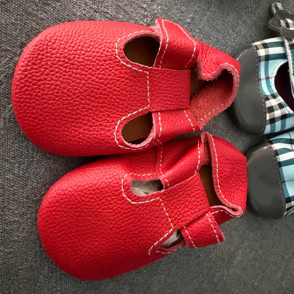 Lot of NWOT and EUC baby shoes - Picture 7 of 9
